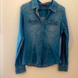 Stretchy Guess button up